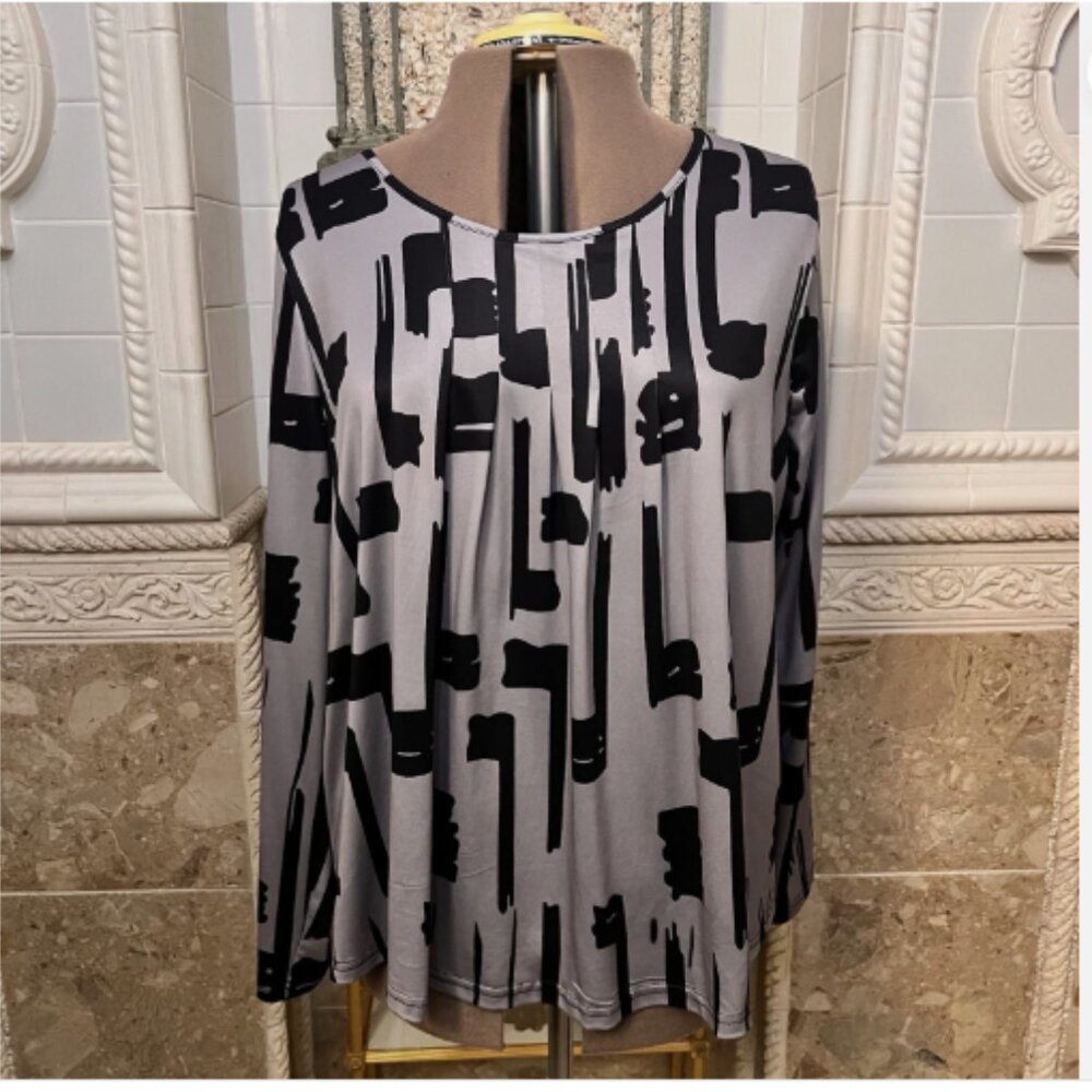 Unbranded. Size 2XL. Stretch Pleated Gray Black Tunic. Pullover B109